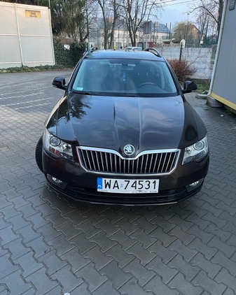 Skoda Superb cena 37000 przebieg: 196000, rok produkcji 2013 z Marki małe 92